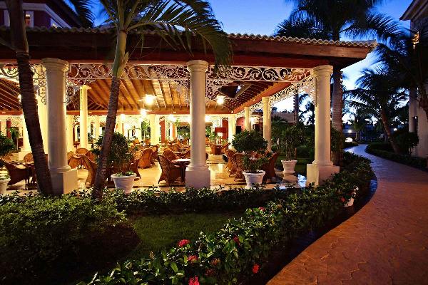 Hotel Bar at Grand Bahia Principe Turquesa