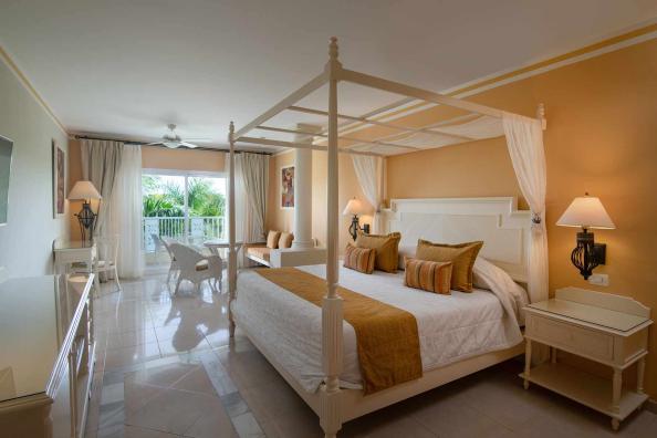 Junior Suite Deluxe Room Luxury Bahia Principe Bouganville 1