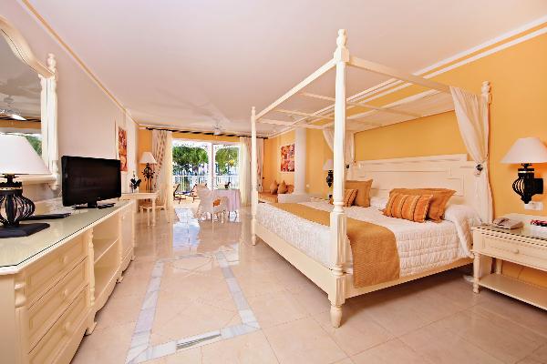 Junior Suite Deluxe Room Luxury Bahia Principe Bouganville 1